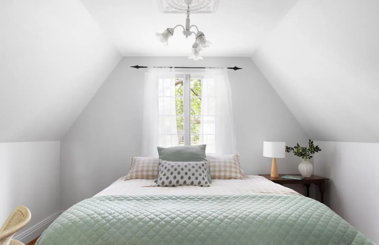 The Witta Chapel - Luxury Country Cottage Escape For 6 Holiday home