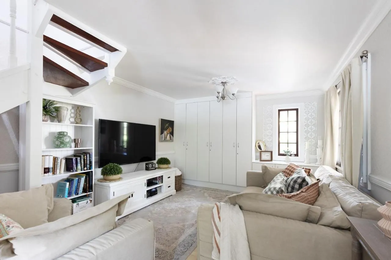 The Witta Chapel - Luxury Country Cottage Escape For 6